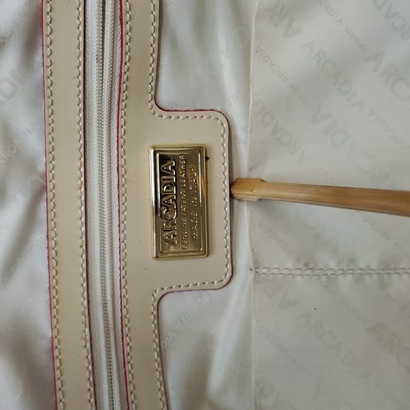 Beige Arcadia Genuine Patent Leather Shoulder Crossbody  Bag Top Zip - Picture 6 of 8